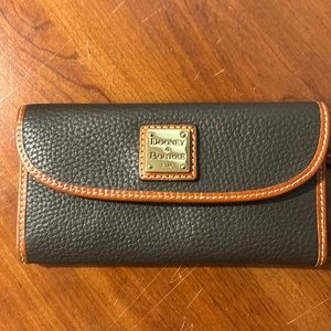 Dooney & Bourke wallet